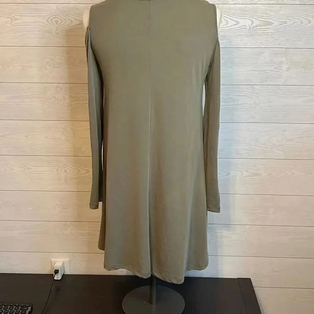 ALYA moss cold shoulder swing  dress Size  Medium - Picture 4 of 7